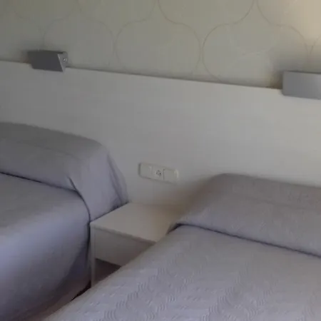 Residencia Marista Santa Maria Del Mar 호텔 과다마르델세게라