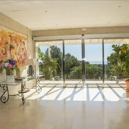 Residencia Marista Santa Maria Del Mar 호텔 3*